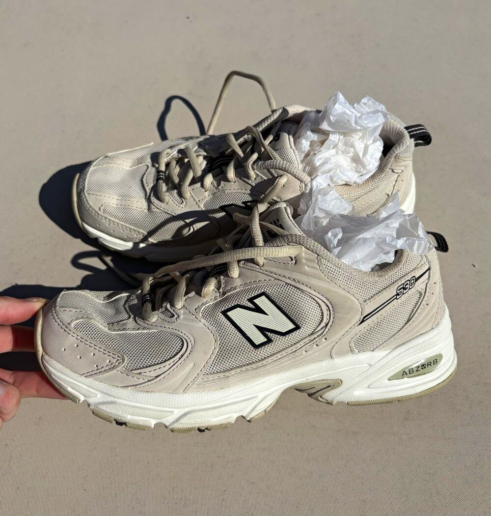 New Balance 530 Beige Mesh Sneakers Women’s Size 7/Men’s Size 5.5